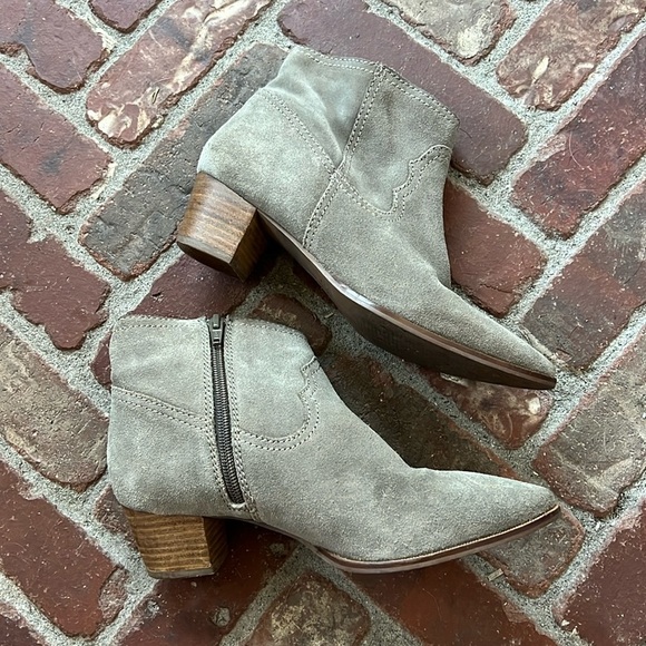 Seychelles Suede Pointed Toe Ankle Booties - Picture 1 of 5